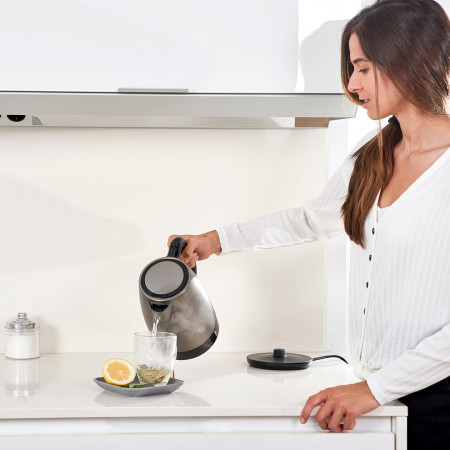 Black+Decker elektrinis virdulys BXKE2201E