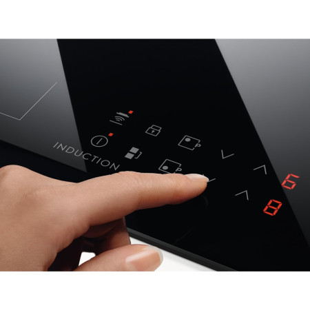 Electrolux LHR3233CK Juoda Įmontuota Keraminė Viryklė