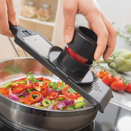 GEFU VIOLI pjaustyklė, juoda, ABS sintetika, nerūdijančio plieno