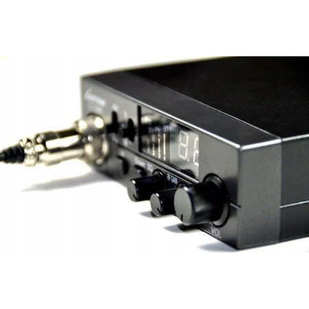 Luiton LT-298 ASQ AM/FM CB radijo imtuvas su cigarečių žiebtuvėlio kištuku juodas