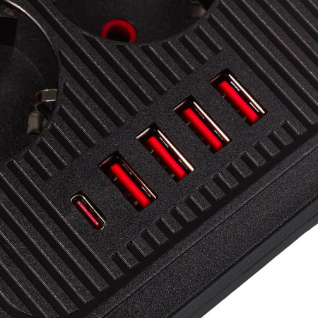 Maclean elektros paskirstytuvas su 6 lizdais ir 4xUSB