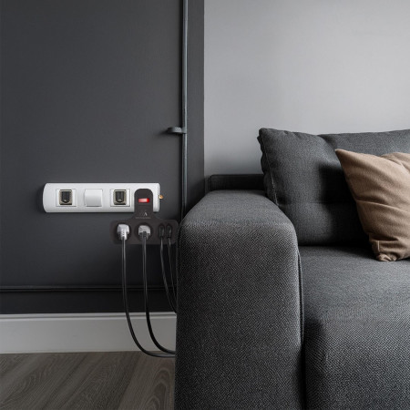 Maclean keturgubas srovės kištukinis lizdas su jungikliu, E tipo, 2x2,5A, 2x16A