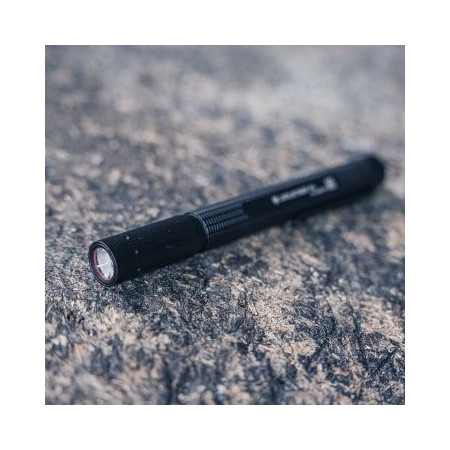 Ledlenser P4 juodas rankinis žibintuvėlis LED