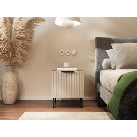 Cama ALMERA naktinis staliukas Kašmyro spalva, Riešutmedžio