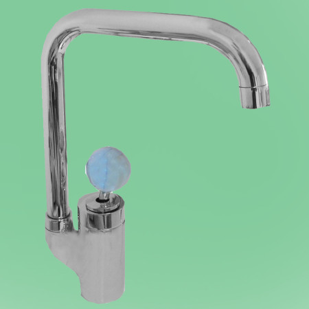 Virtuvinis maišytuvas su melsva svirtelės apdaila