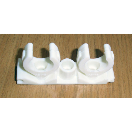 16mm dvigubas plastmasinis laikiklis