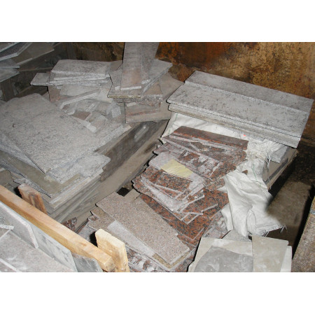 Defektuotos granito plytelės įvairių spalvų