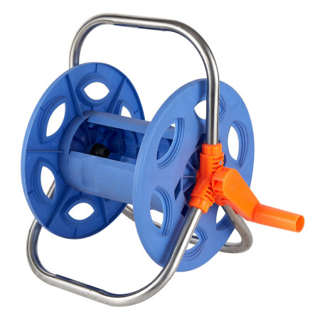 Mėlyna laistymo žarnos ritė