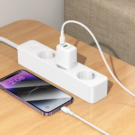 Borofone BN27 20W Įkroviklis USB-C/USB-A su USB-C į Lightning kabeliu 1.0m baltas