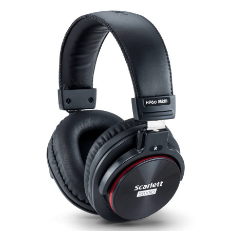 Focusrite Scarlett 2i2 Studio - garso sąsaja