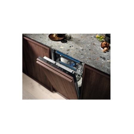 Electrolux EEM43200L Visiškai įmontuotos 10 vietos E