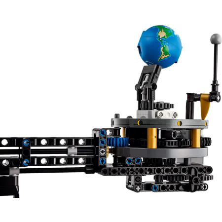 LEGO Technic 42179 Žemė ir Mėnulis orbitoje
