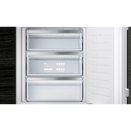 Siemens iQ500 GI11VADE0 šaldiklis Vertikali šaldymo kamera Įmontuoti 72 L E Balta