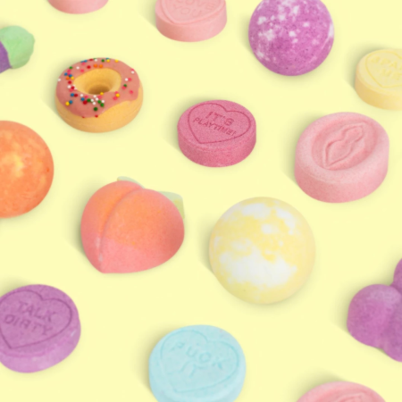 Love to Love Bath Bomb Flowers Scented Colorful Relaxation 120g