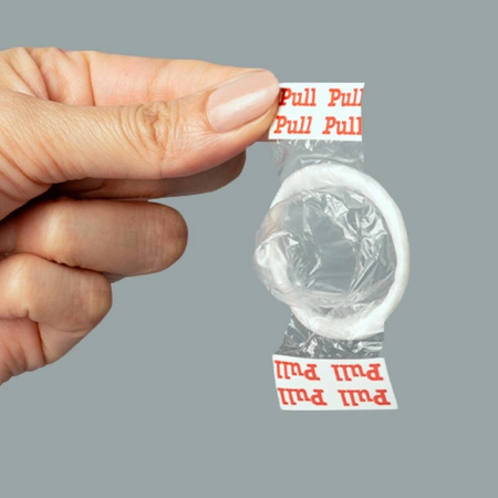 Uniq Pull Latex-Free Intimate Barrier with Strips 3-Pack, Transparent