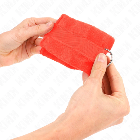 KINK Beginner Fur Wrist Restraints Red 30x7 cm - Comfort & Style