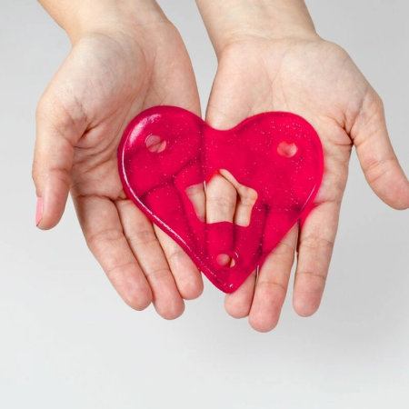 Secret Play Heart-Shaped Edible Unisex Thong Strawberry Flavour