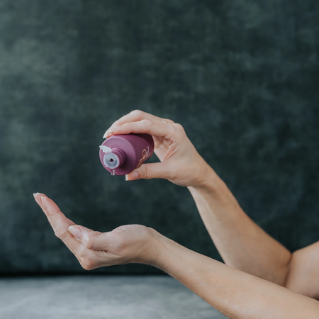 VV Skincare Oil with Vitamin C & CBD - Protective Restorative Serum 30ml