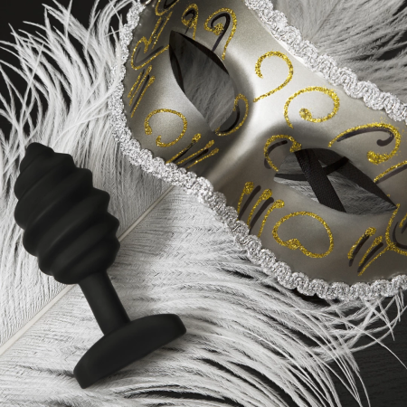 Gvibe Gplug Twist Intimate Silicone Plug with Vibration, 3.9 cm, Black