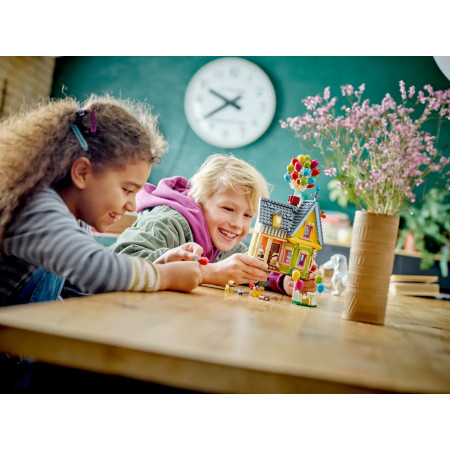 LEGO 43217 Disney Pasakų namas „Odlot“