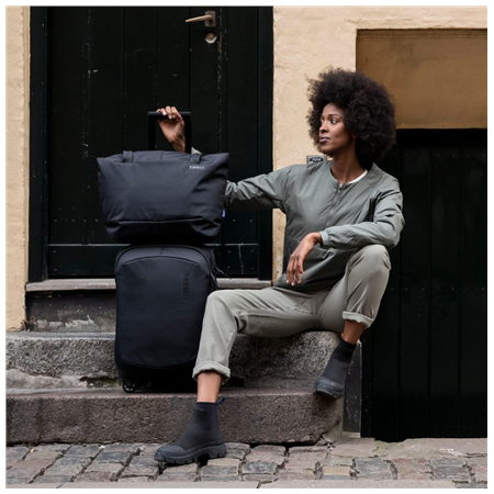 Thule Subterra 2 | Tote | Black | 10.9-16 "