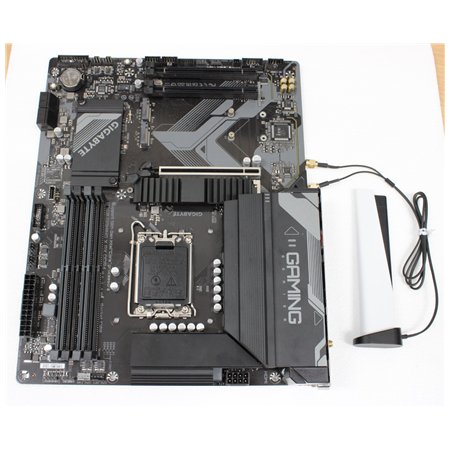 SALE OUT. Gigabyte USED, REFURBISHED, WITHOUT ACCESSORIES, ONLY BACK PANEL, AND ANTENA INCLUDED