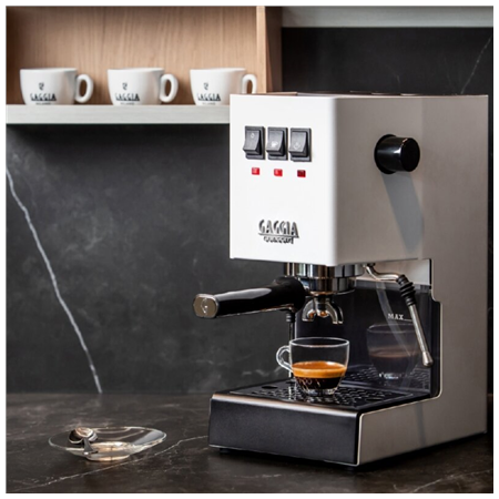 Gaggia | Coffee Maker | RI9481/13 Classic E24 | Pump pressure 15 bar | Built-in milk frother | Semi-automatic | Polar White