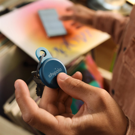 Chipolo LOOP – Įkraunamas Bluetooth seklys su silikoniniu kilpu