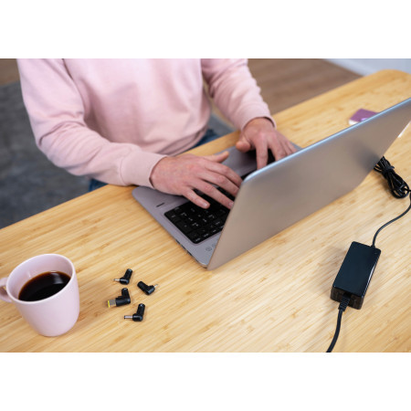 Maitinimo adapteris TRUST Primo 45W Juodas