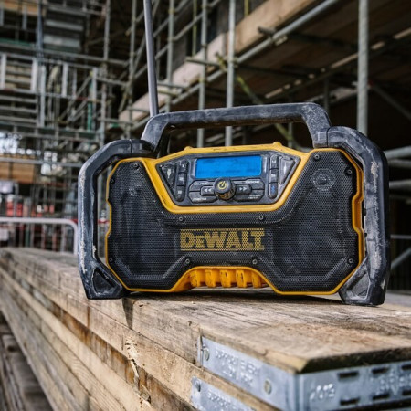 DeWalt 18/54V XR statybinis radijas su Bluetooth