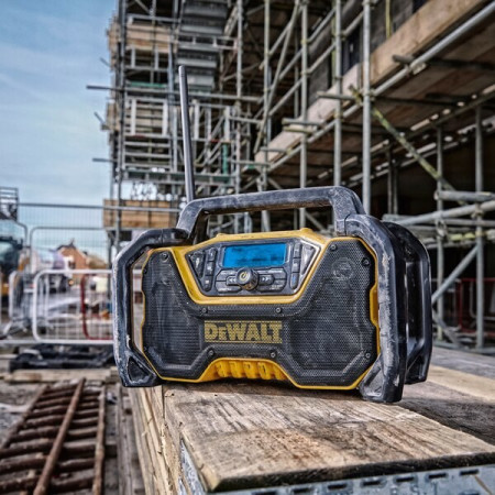 DeWalt 18/54V XR statybinis radijas su Bluetooth