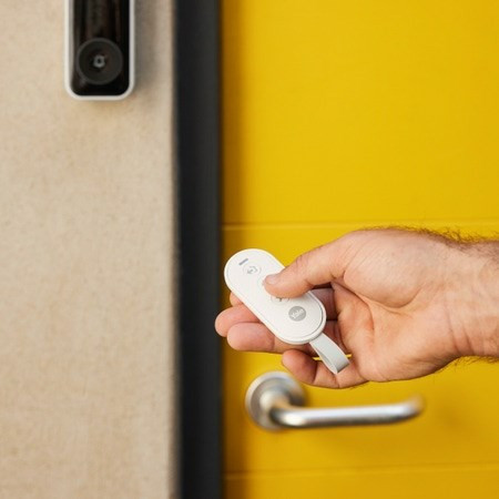 Yale Pilot - Panikos mygtukas