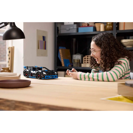 LEGO Technic 42176 Porsche GT4 e-Performance lenktyninis automobilis