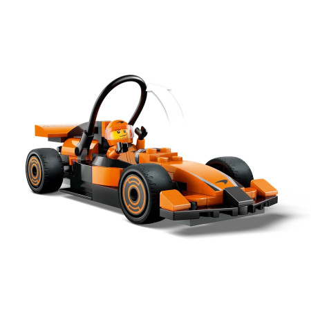 LEGO City 60442 F1 vairuotojas ir McLaren bolidas