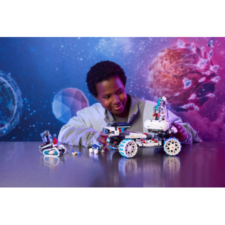 LEGO Technic 42211 Mėnulio Tyrimų Roveris
