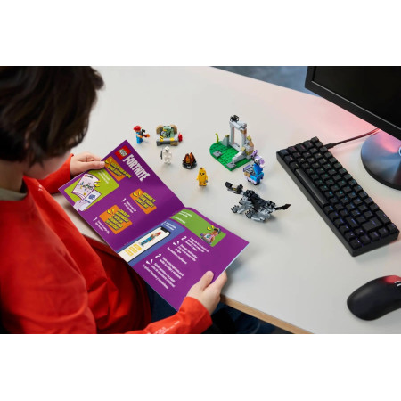 LEGO Fortnite 77075 Skórek I Iskra Oraz Obóz