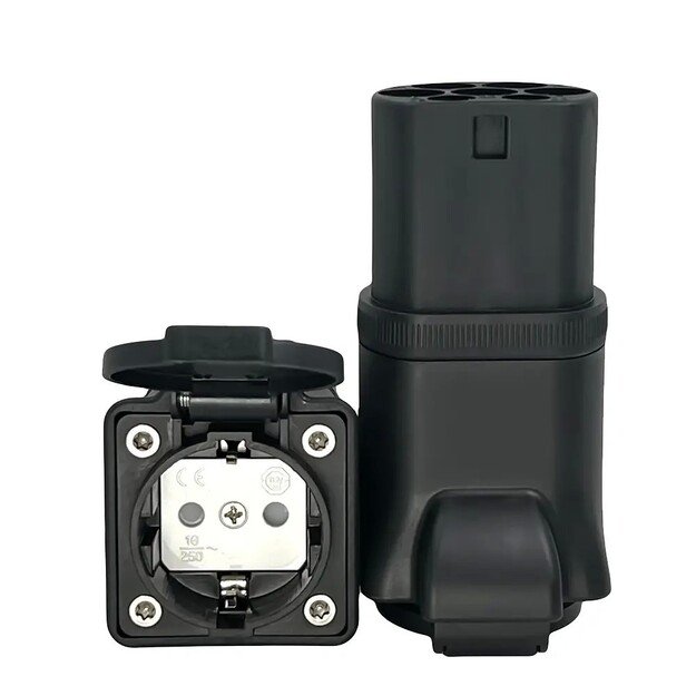 Adapteris Reach Type2 to Schuko 4