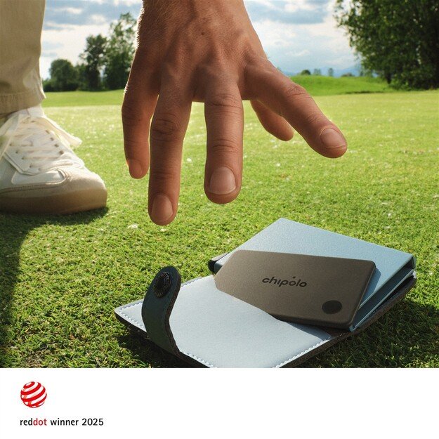 Chipolo CARD &ndash; Wireless Rechargeable Slim Bluetooth Tracker for iOS & Android, Charcoal 5